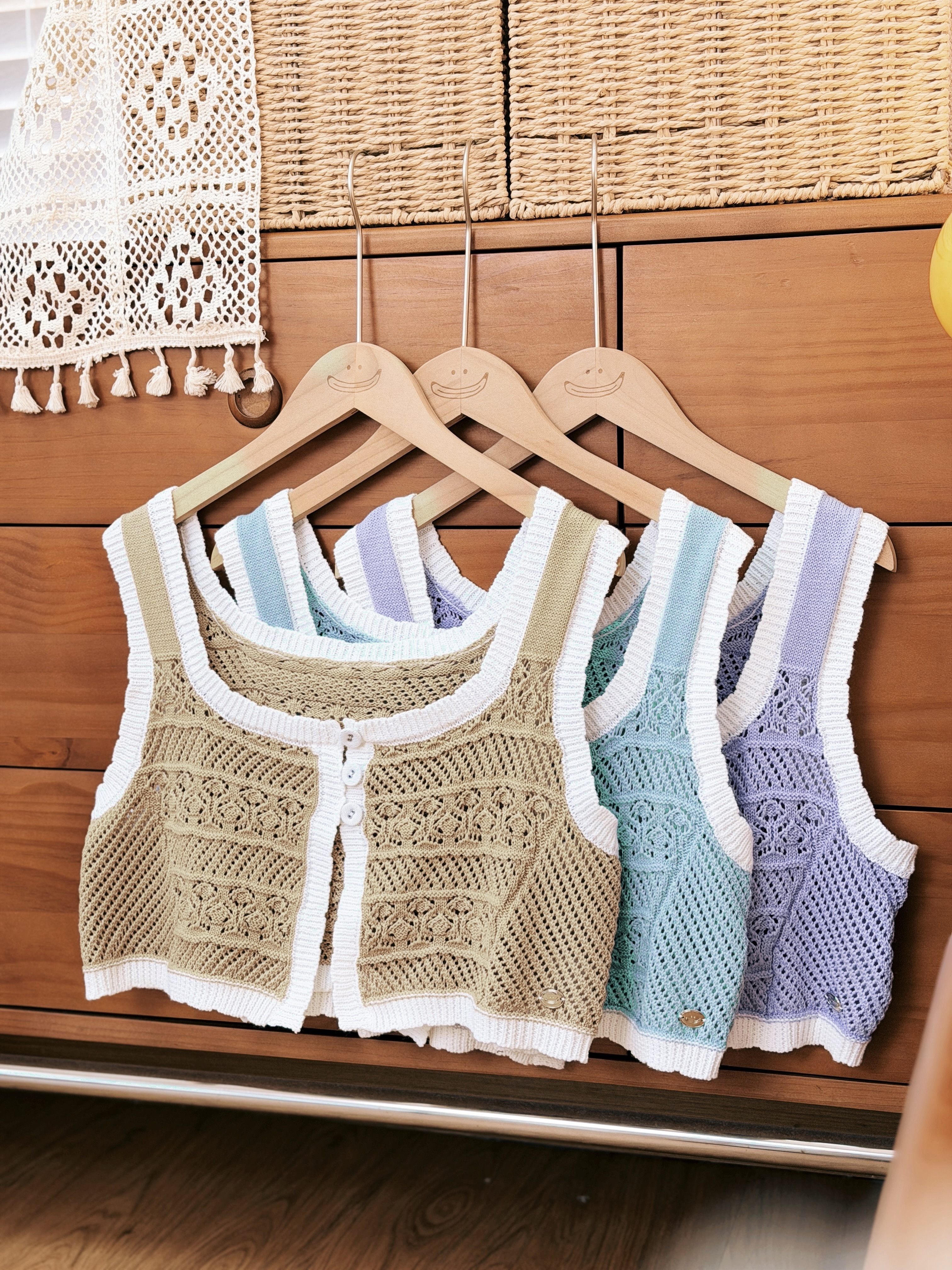 三色 / 手鈎織花修腰短款馬甲 / Crochet Pattern Cropped Knit Vest