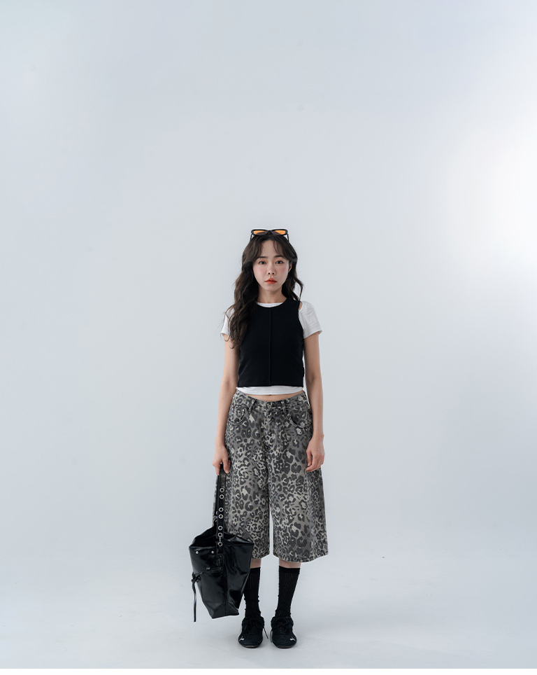 Short-sleeved vest with front center pleats - Black S/M【01150482】in stock+pre-order