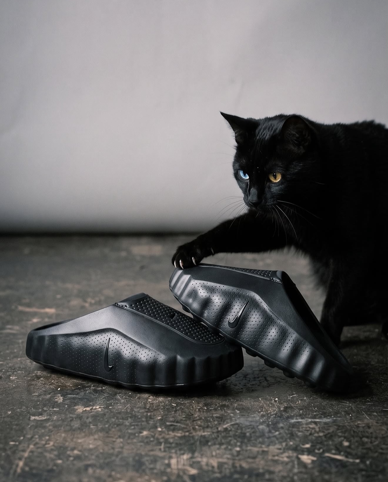 Nike Mind 001 ”Triple Black“ 全黑色 賽前拖鞋 HQ4307-005