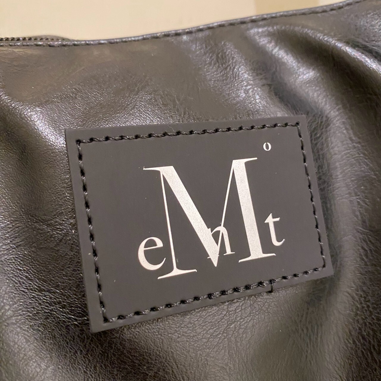 MUCENT CROIA ONE BUCKLE LEATHER SHOULDER BAG 水餃包 側背包 單肩包