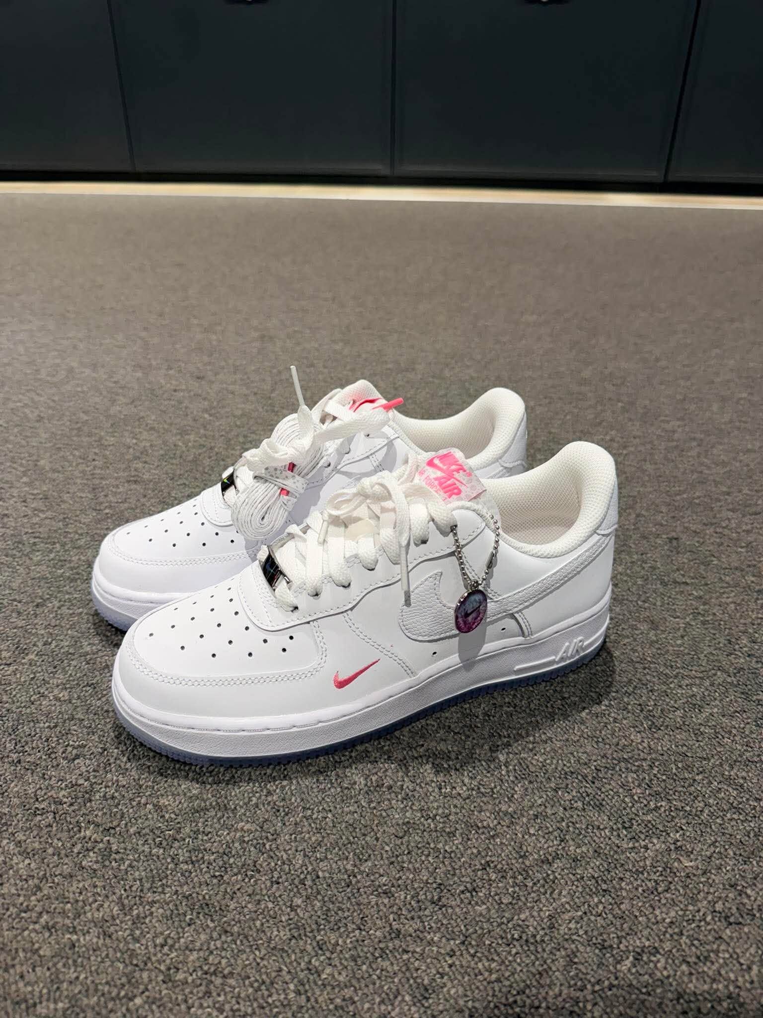 Nike W Air Force 1 Low「White Lotus」白粉 女鞋 小勾 果凍底 休閒鞋 IV4453-100