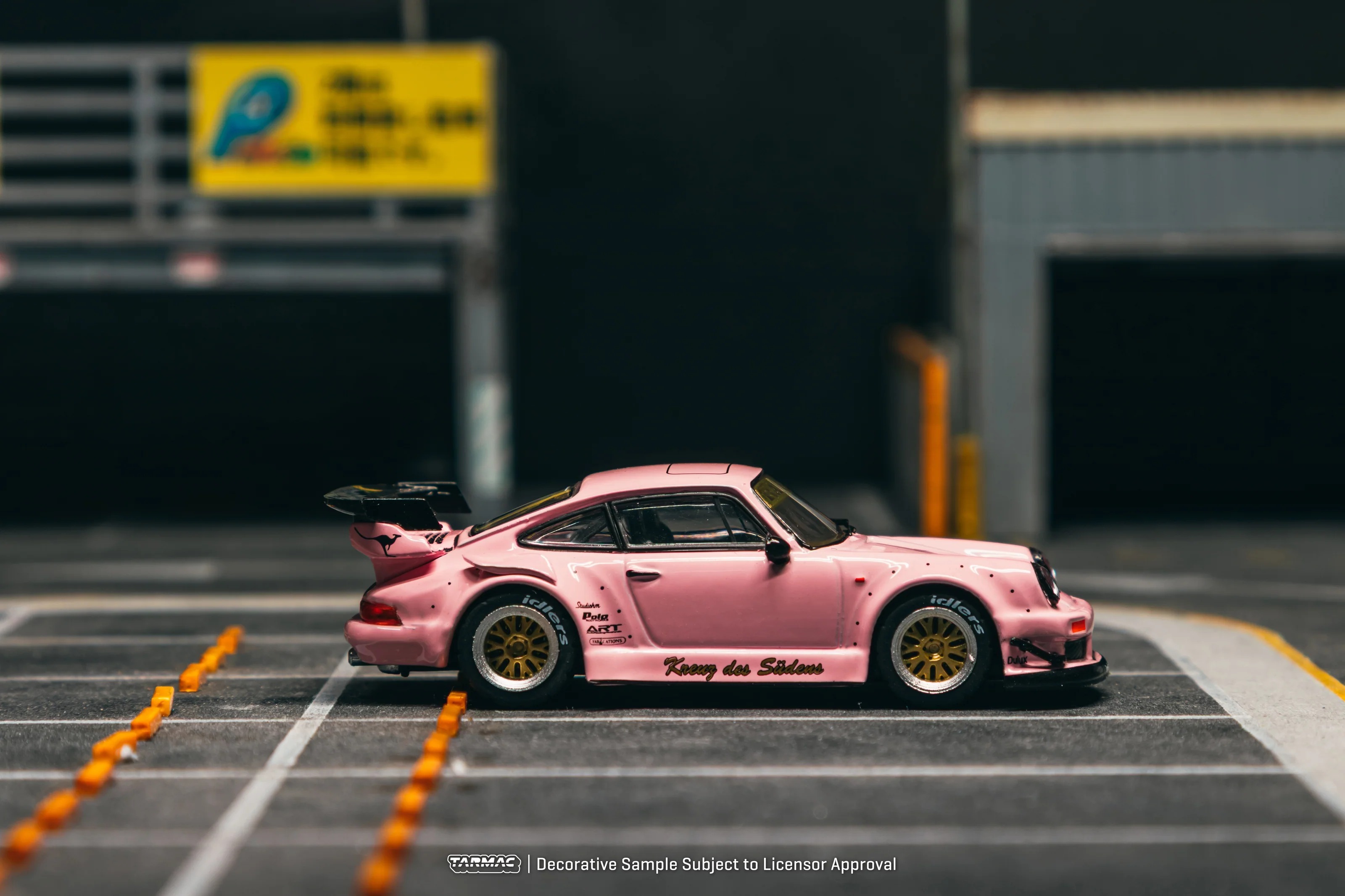 Tarmac Works 1/64 RWB 930 Southern Cross