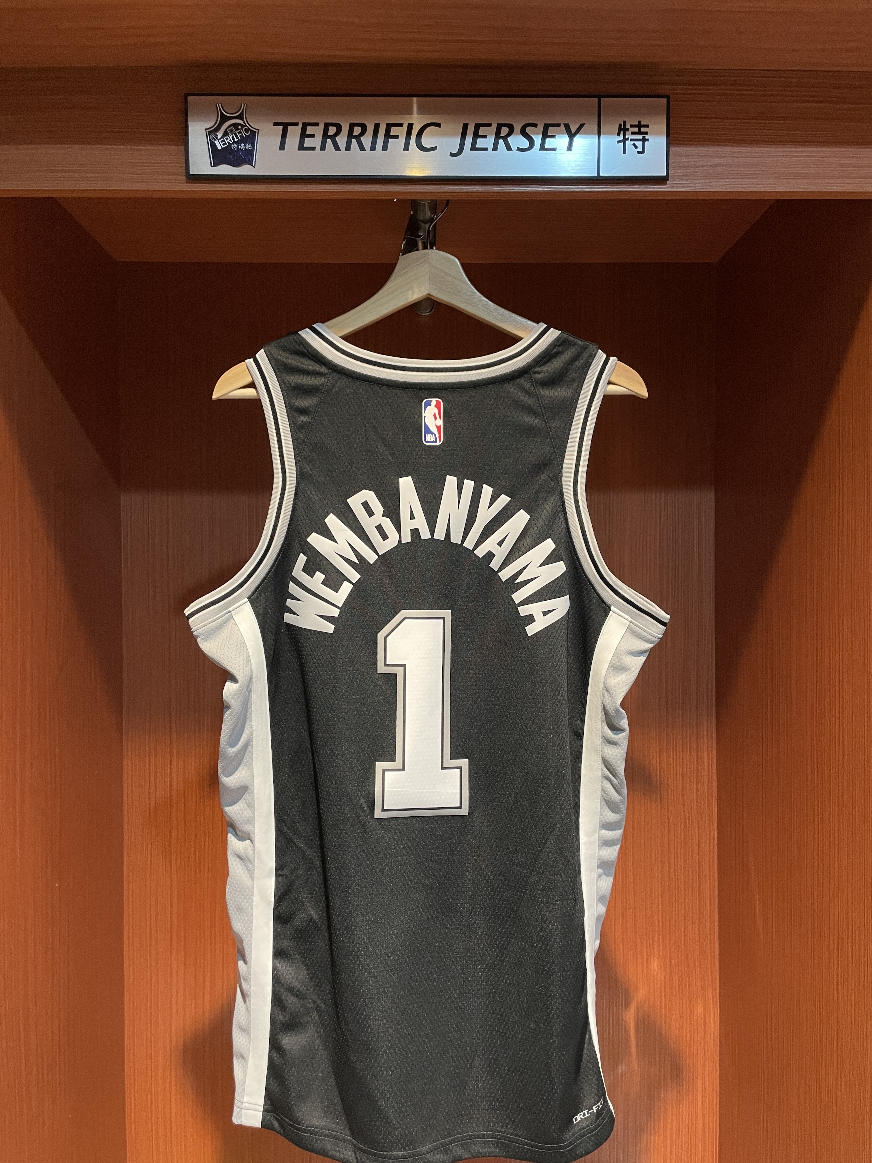 NBA球衣 Victor Wembanyama 聖安東尼奧馬刺黑 Icon Nike Swingman 球迷版 熱轉印 含贊助商標 全新
