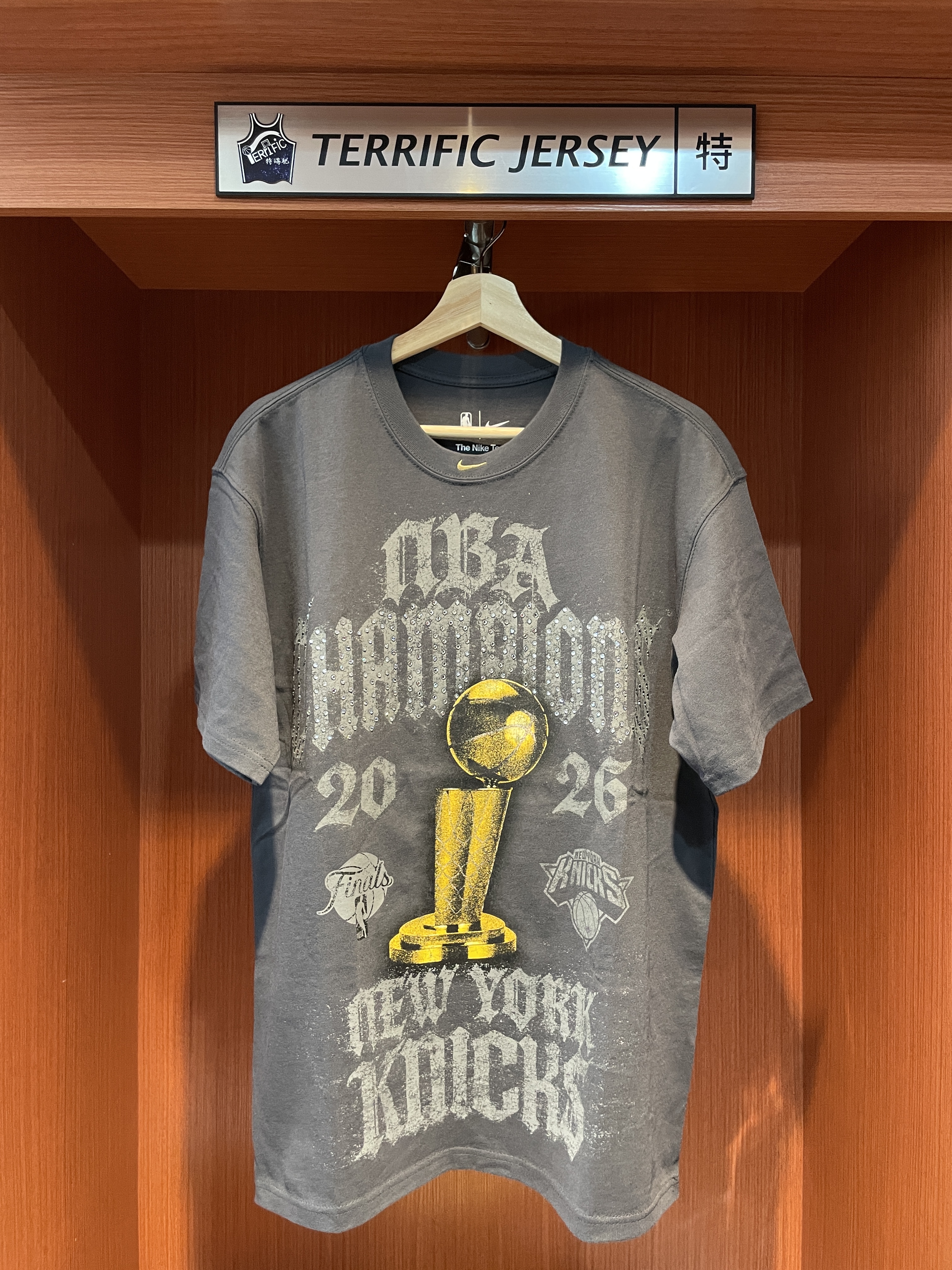 NBA短袖 New York Knicks 紐約尼克 冠軍灰 鑽石 Champions Nike Limited Edition On Court Tee 棉質 短袖 寬鬆剪裁 全新