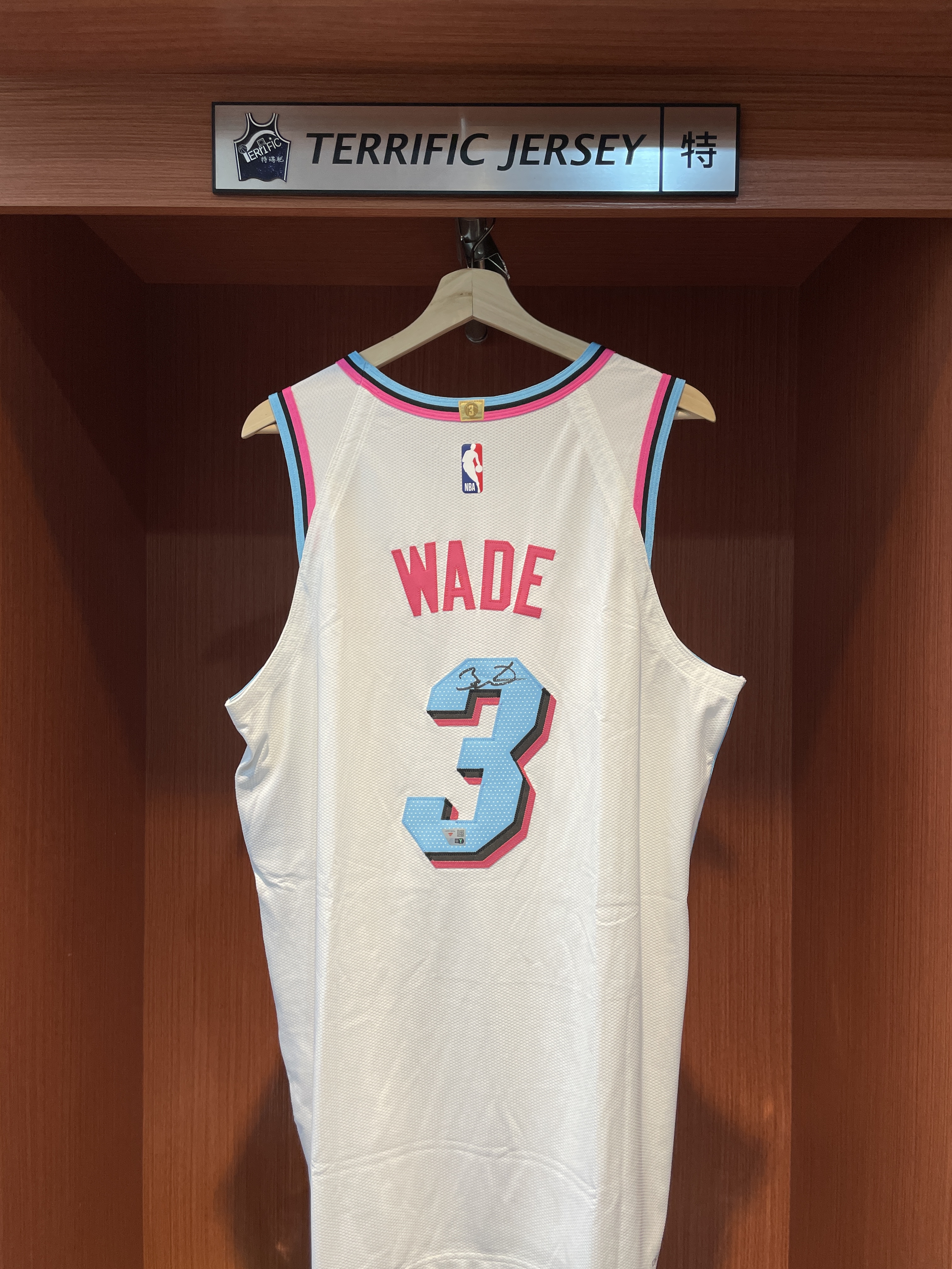 NBA球衣 親簽含認證 Dwyane Wade 邁阿密熱火城市 白南灣 City Nike Authentic 球員版 電繡 Fanatics 官方雷射編號 全新