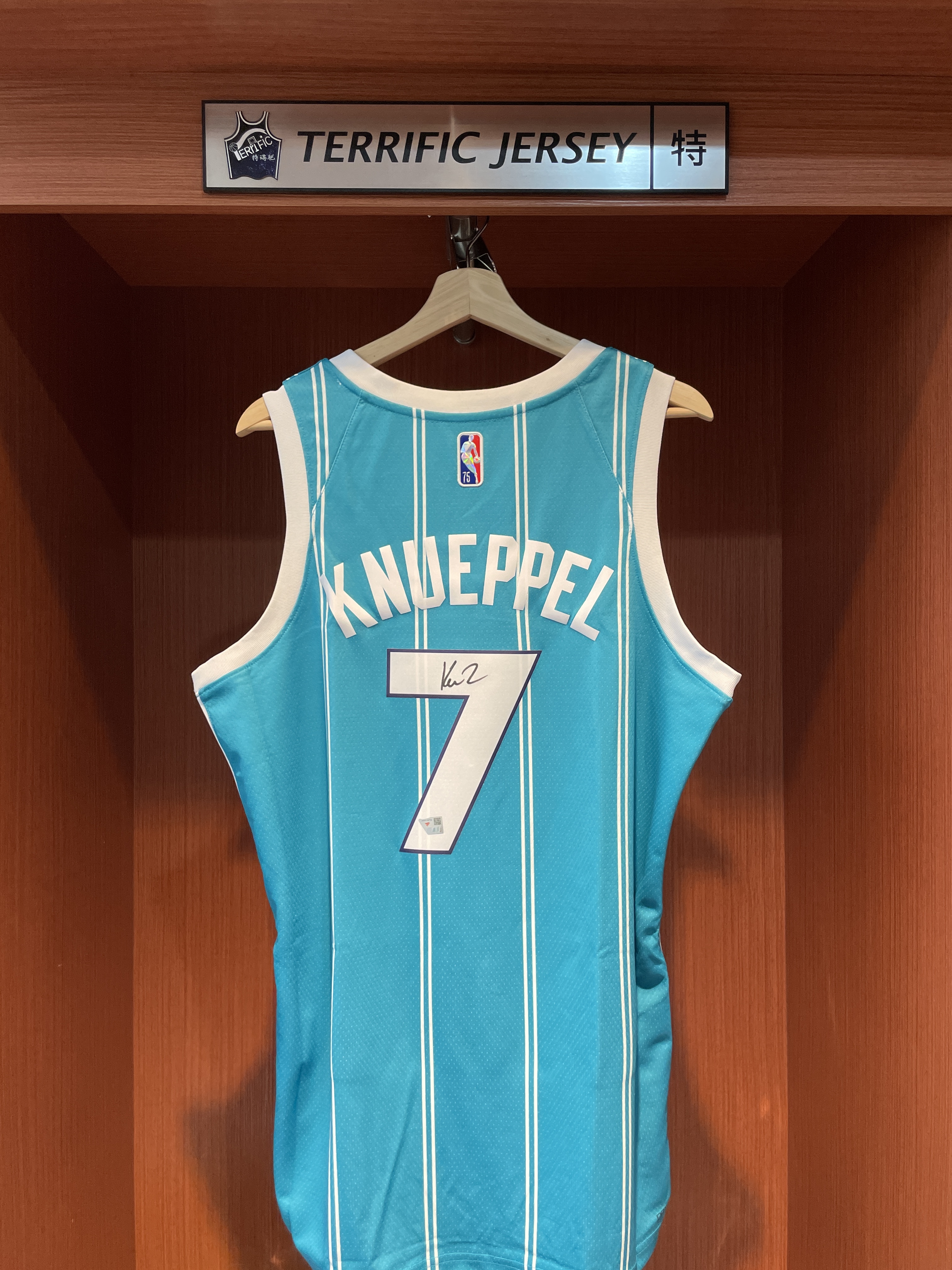 NBA球衣 親簽含認證 Kon Knueppel 夏洛特黃蜂 綠條紋 Icon Nike Swingman 球迷版 熱轉印 Fanatics 官方雷射編號 全新
