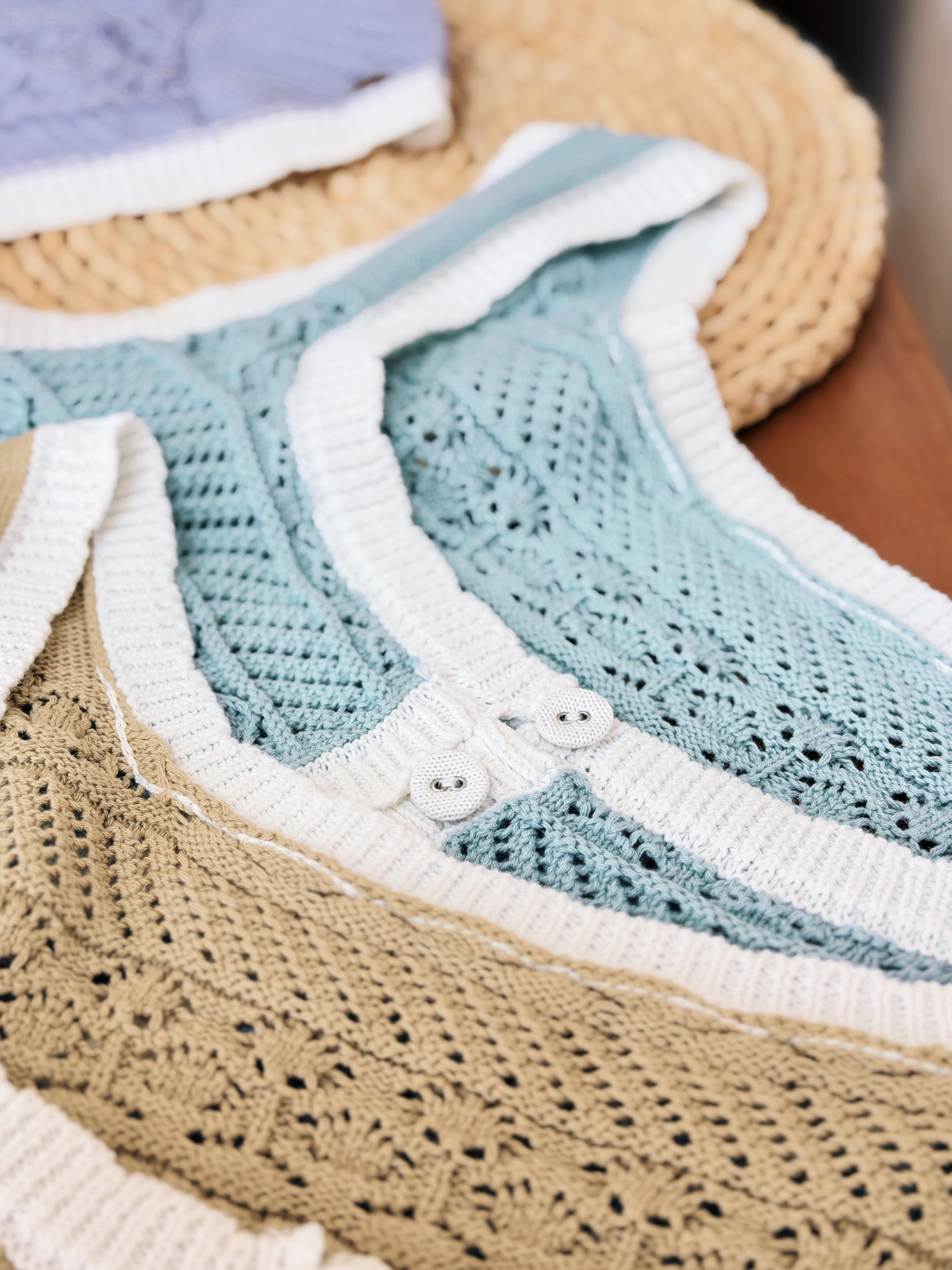 三色 / 手鈎織花修腰短款馬甲 / Crochet Pattern Cropped Knit Vest