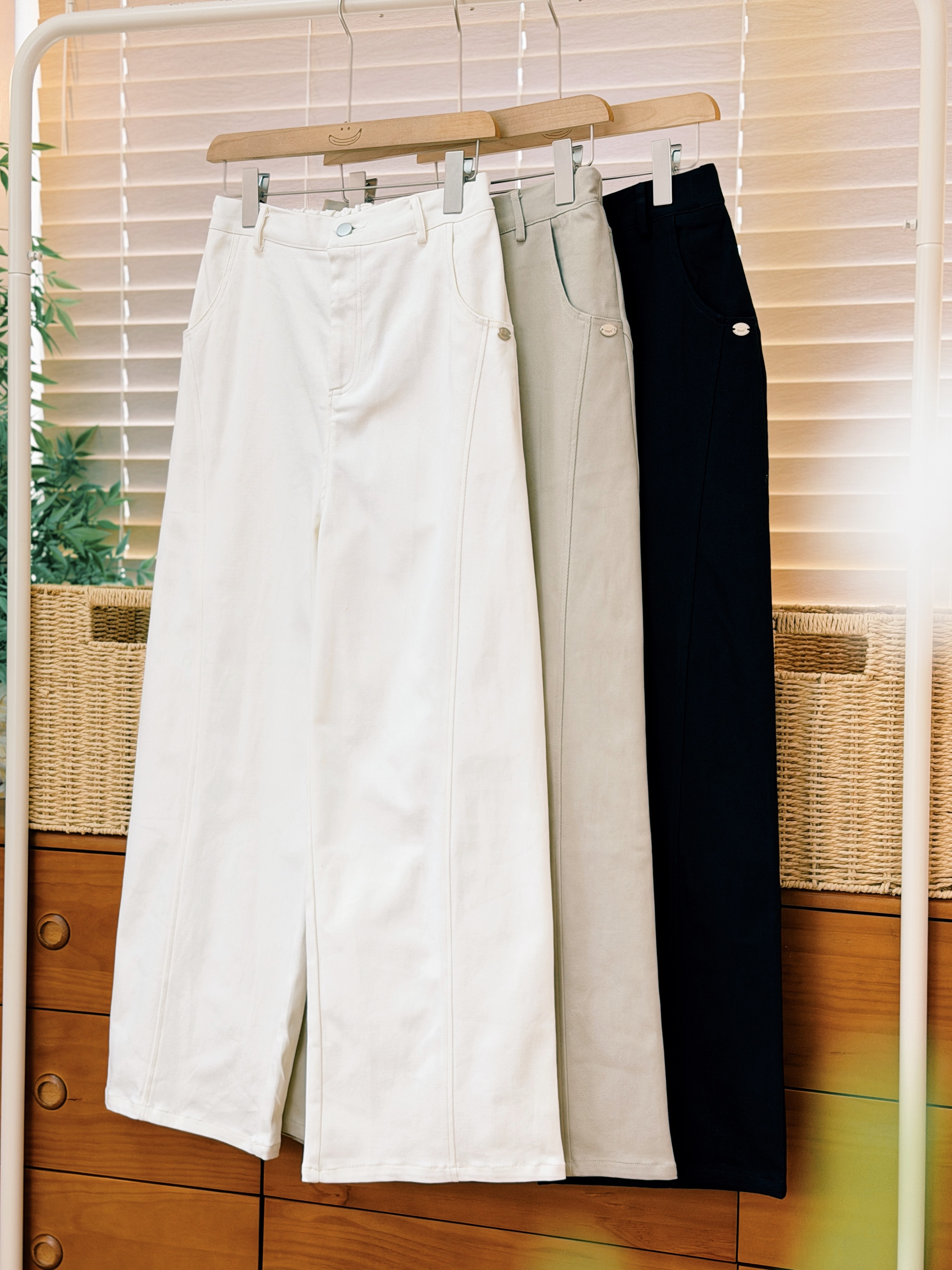 三色 / 顯瘦車線斜布直筒長褲 / Seamed Twill Straight-Leg Trousers