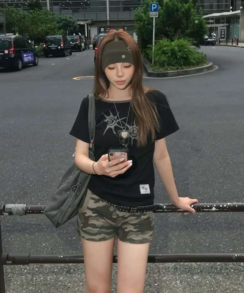 （現貨）韓牌 COIRIS SOLUNA 斜肩 領口撞色 短T C-P00000HH