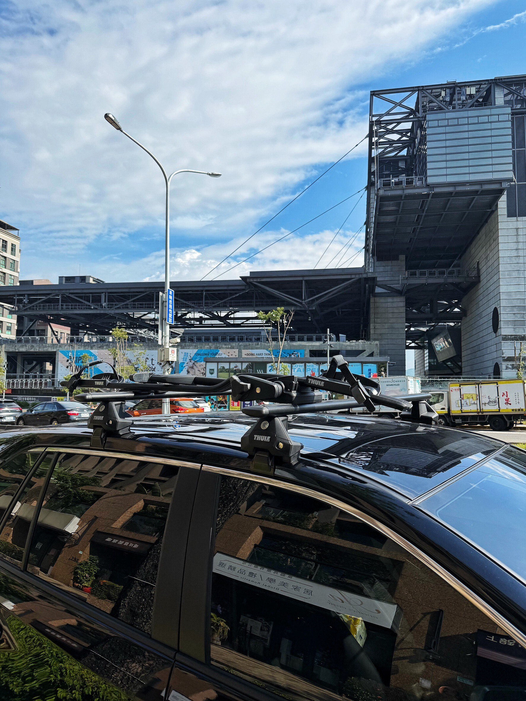 Toyota RAV4 THULE WingBar Edge 車頂架與 ProRide 598 實車安裝案例