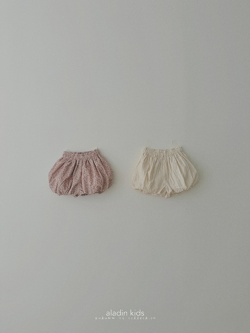 正韓秋Aladin 兩色浪漫碎花/米白麵包褲