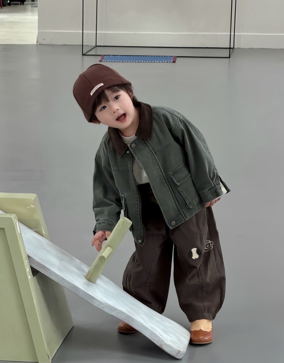 帥氣撞色領外套