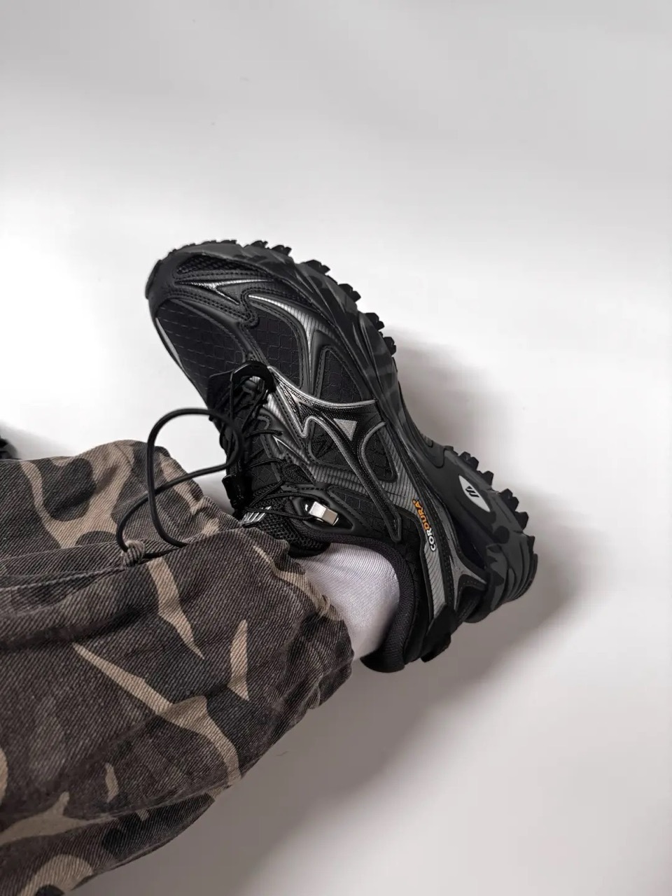 MIZUNO FIYI TL V2 CORDURA 全黑 黑色 防潑水 抗撕裂 復古 戶外 機能 快速鞋帶 男女鞋 D1GH263701 / 現貨