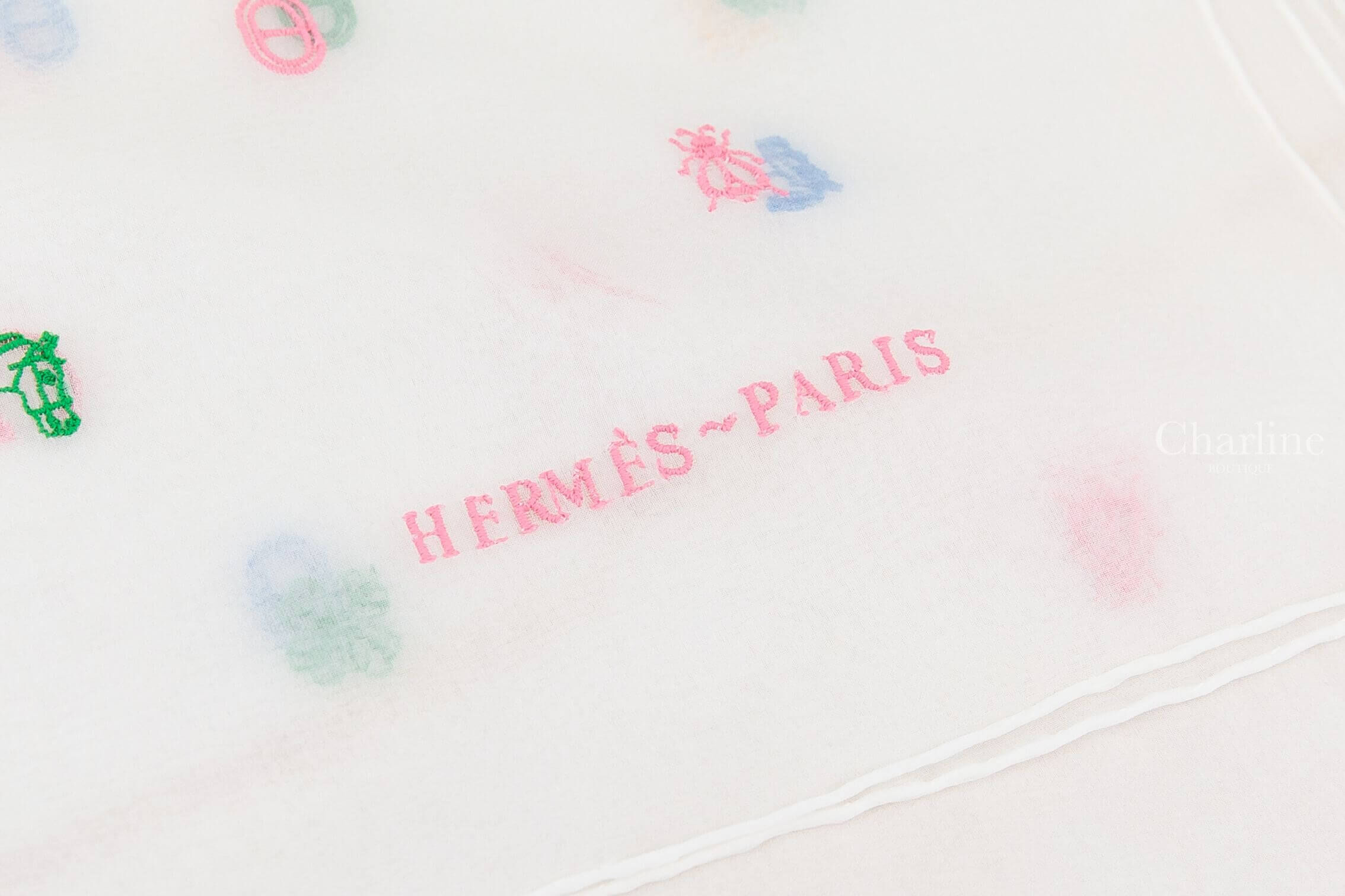 Hermès Multicharms Embroidered Scarf 100 白色滿版彩色刺繡圖騰真絲方巾