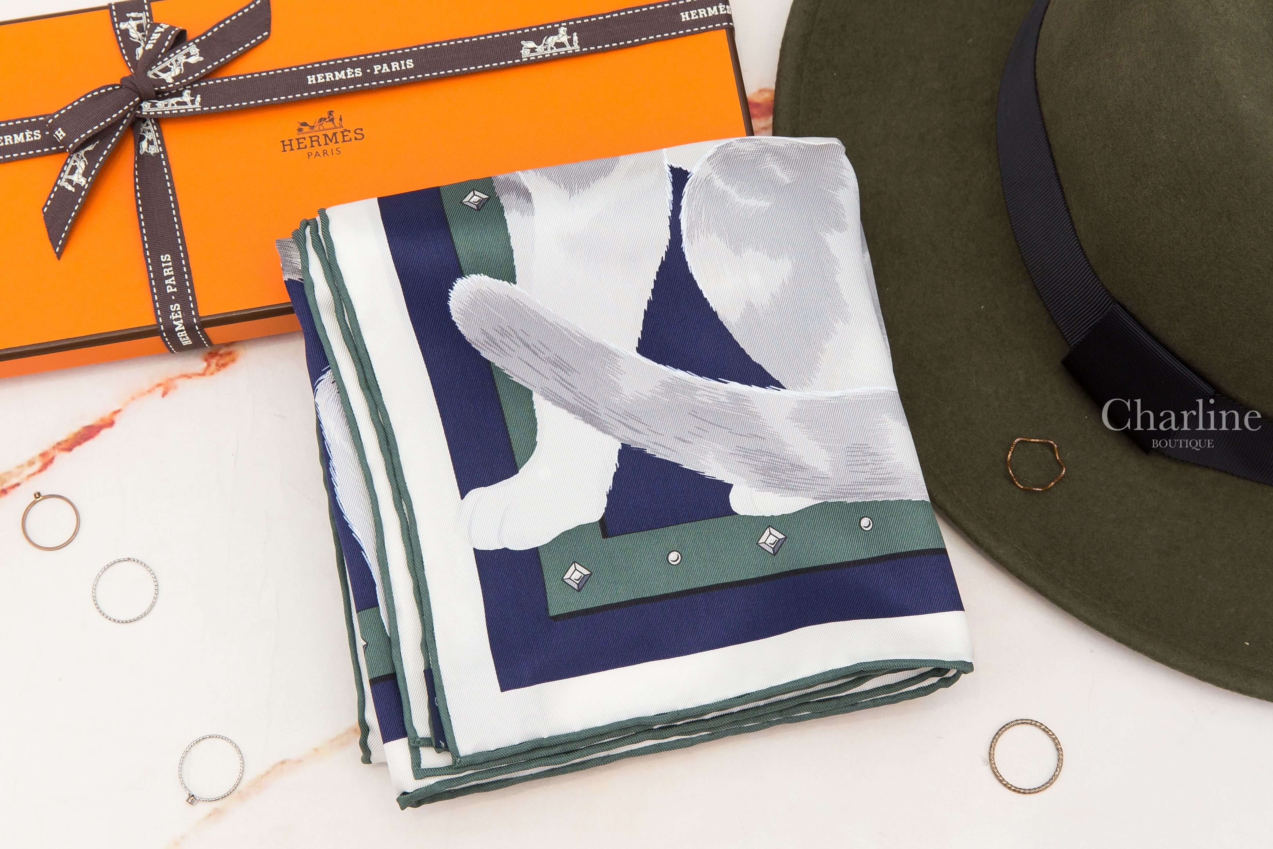 Hermès Chat Chat Chat Scarf 70 藏青色/黑色/灰色玩耍貓咪真絲方巾-Charline Boutique 精品代購