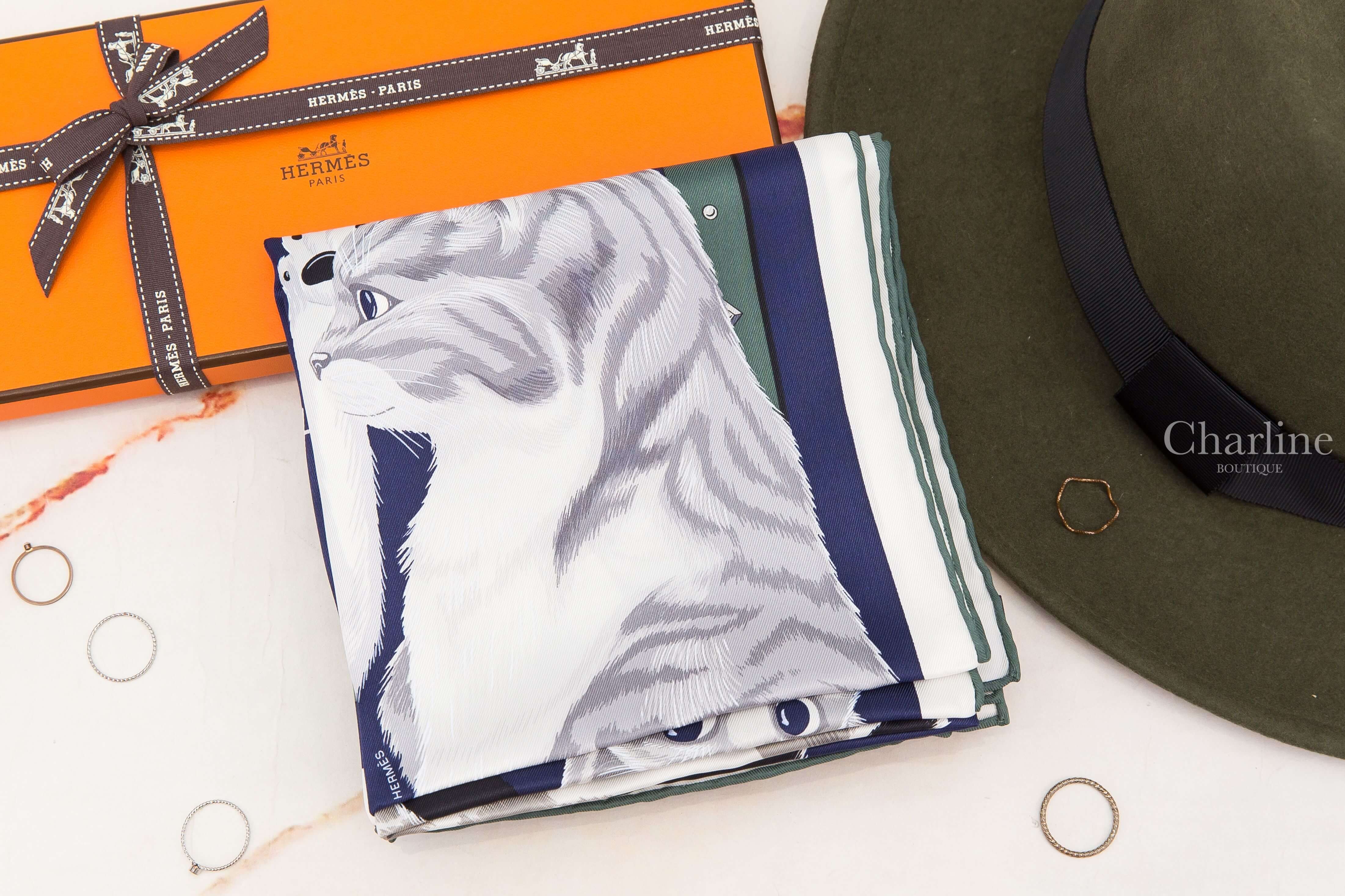 Hermès Chat Chat Chat Scarf 70 藏青色/黑色/灰色玩耍貓咪真絲方巾-Charline Boutique 精品代購