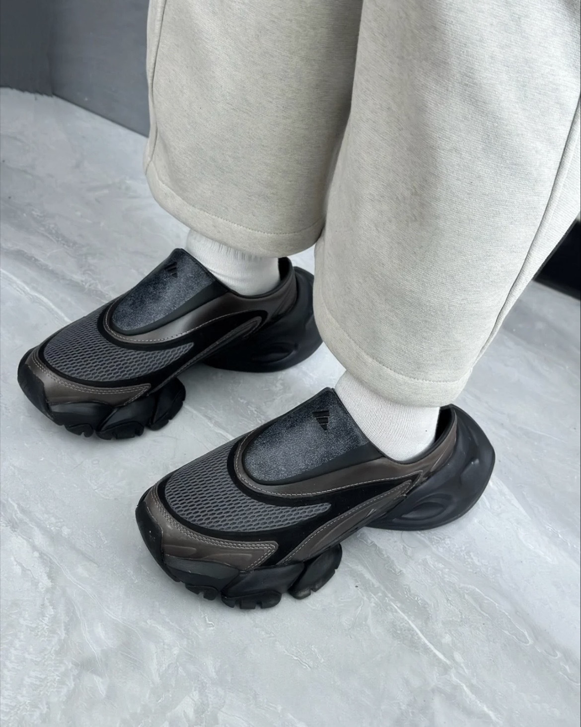 (預訂) Adidas XLG Runner Mule FOS - Black Brown
