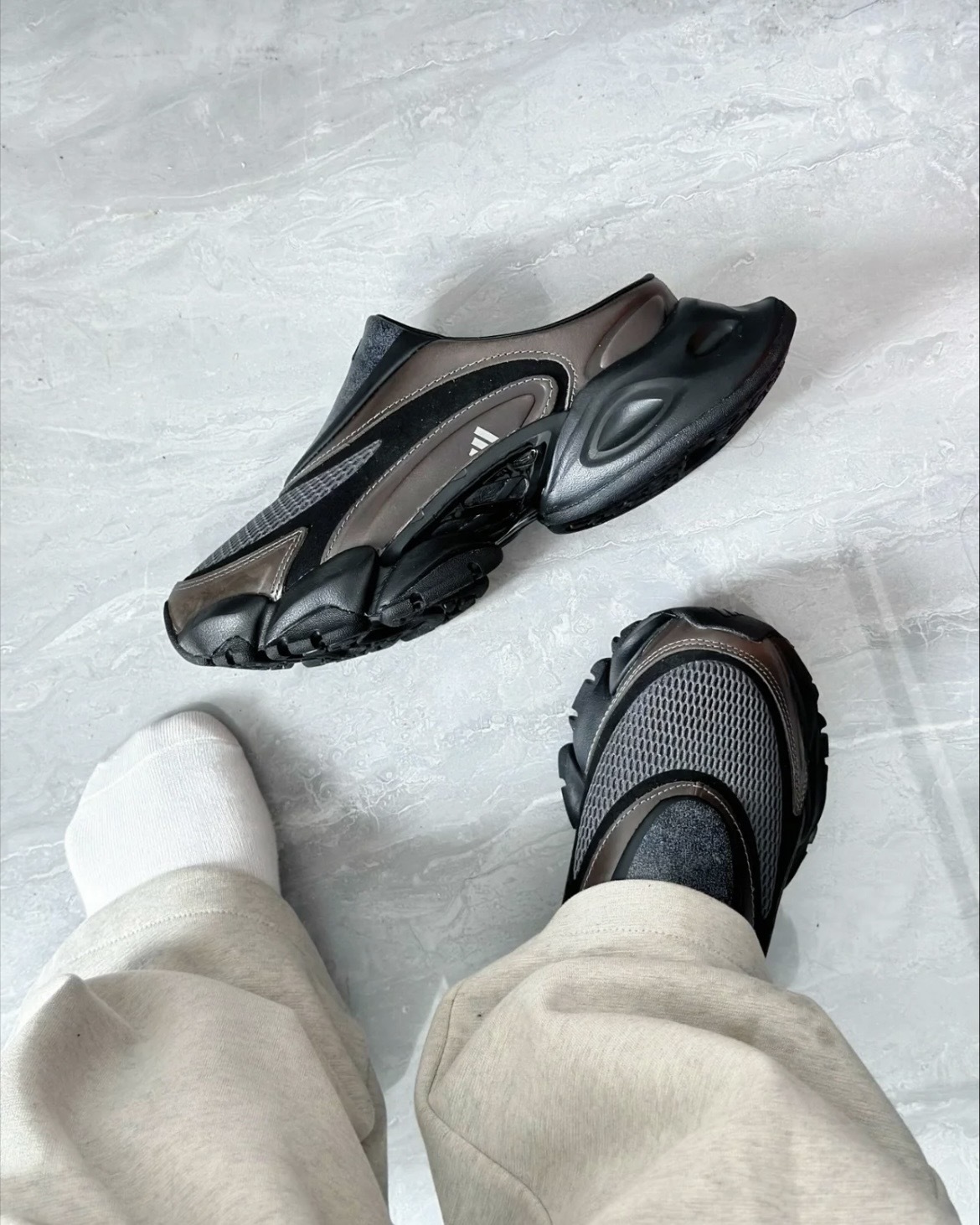 (預訂) Adidas XLG Runner Mule FOS - Black Brown