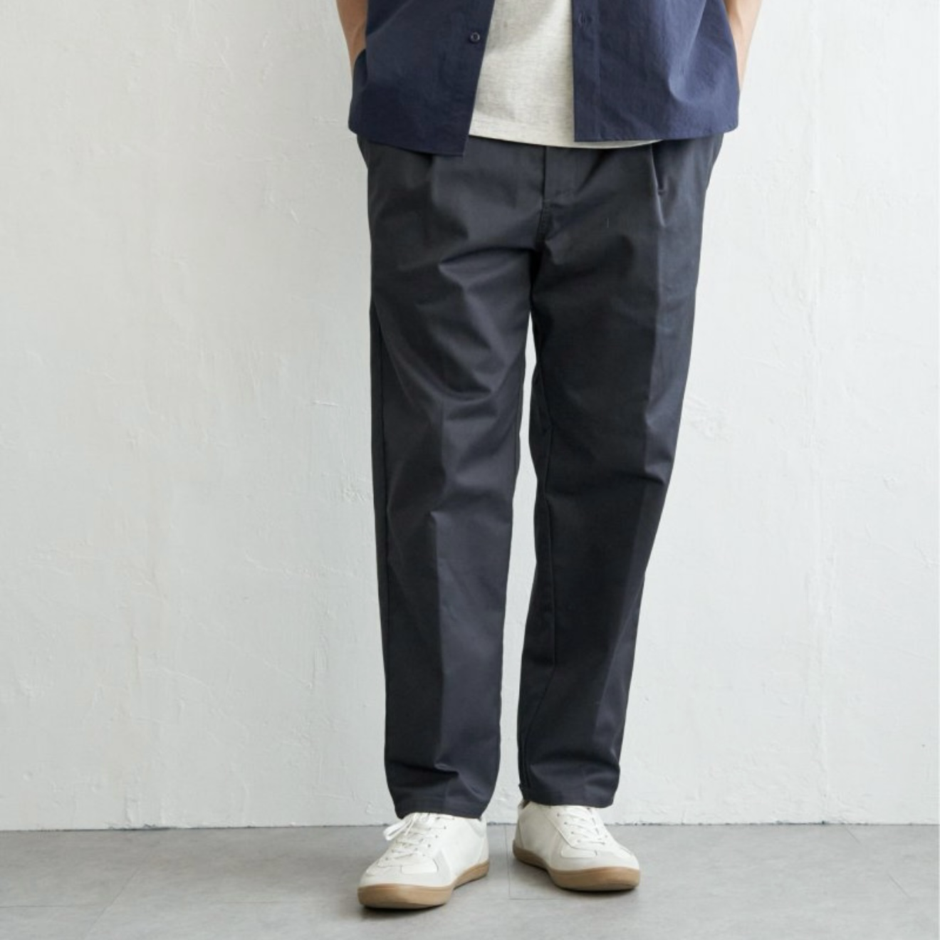 Universal Overall Tuck Tapered Pants