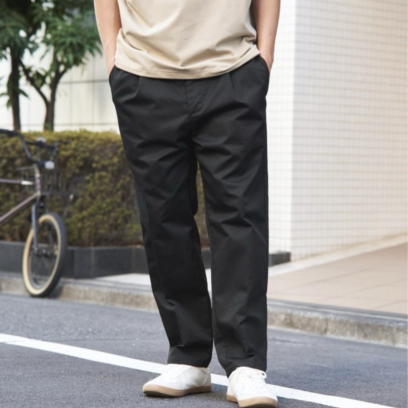Universal Overall Tuck Tapered Pants