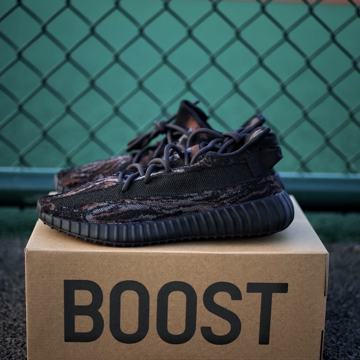 ADIDAS YEEZY BOOST 350 V2 MX ROCK 黑大理石 暗黑暴龍獸 編織 男鞋 GW3774