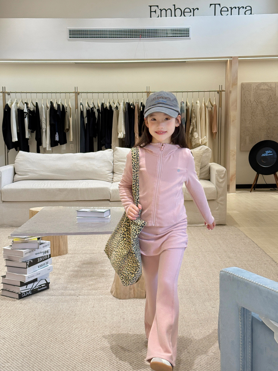 整套好好看!鎖溫運動喇叭褲套裝