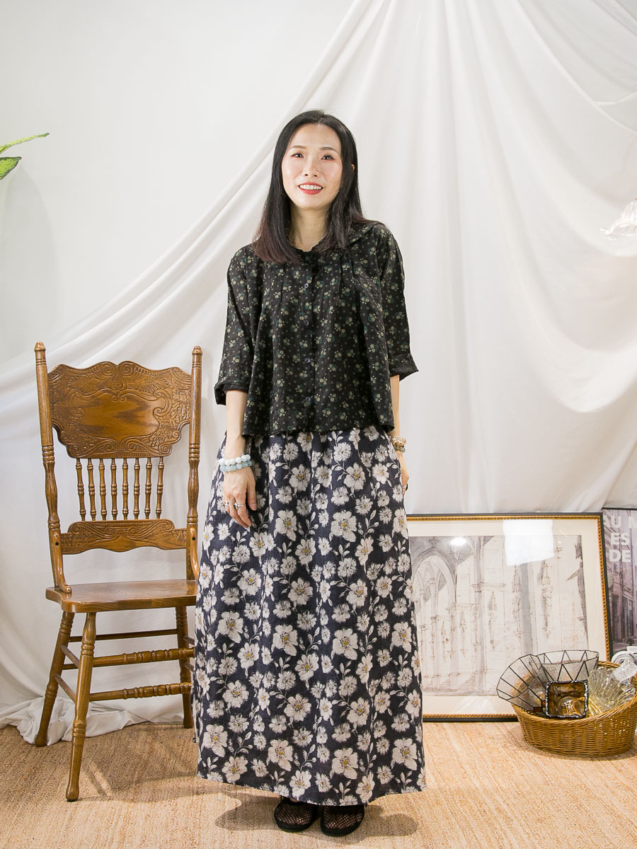 全開胸扣鈕．前幅打摺．花花PRINT 麻棉料TOP