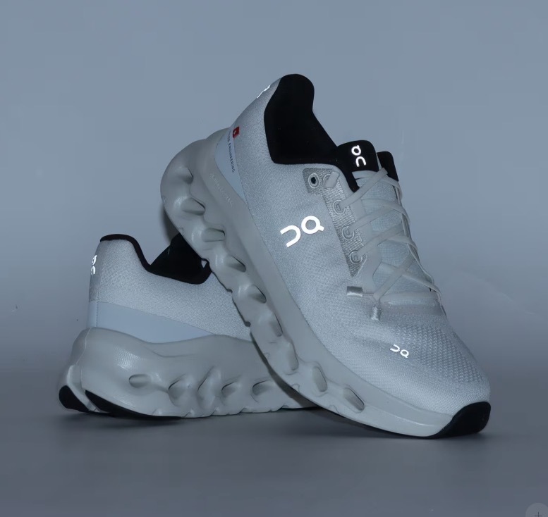 【Luxury】 On 昂跑 Cloudtilt 1 W Pearl 黑白熊貓 天王嫂同款 昆凌 氣墊鞋 慢跑運動球鞋 久站 瑜珈 重量訓練 訓練鞋 登山 健身 健走