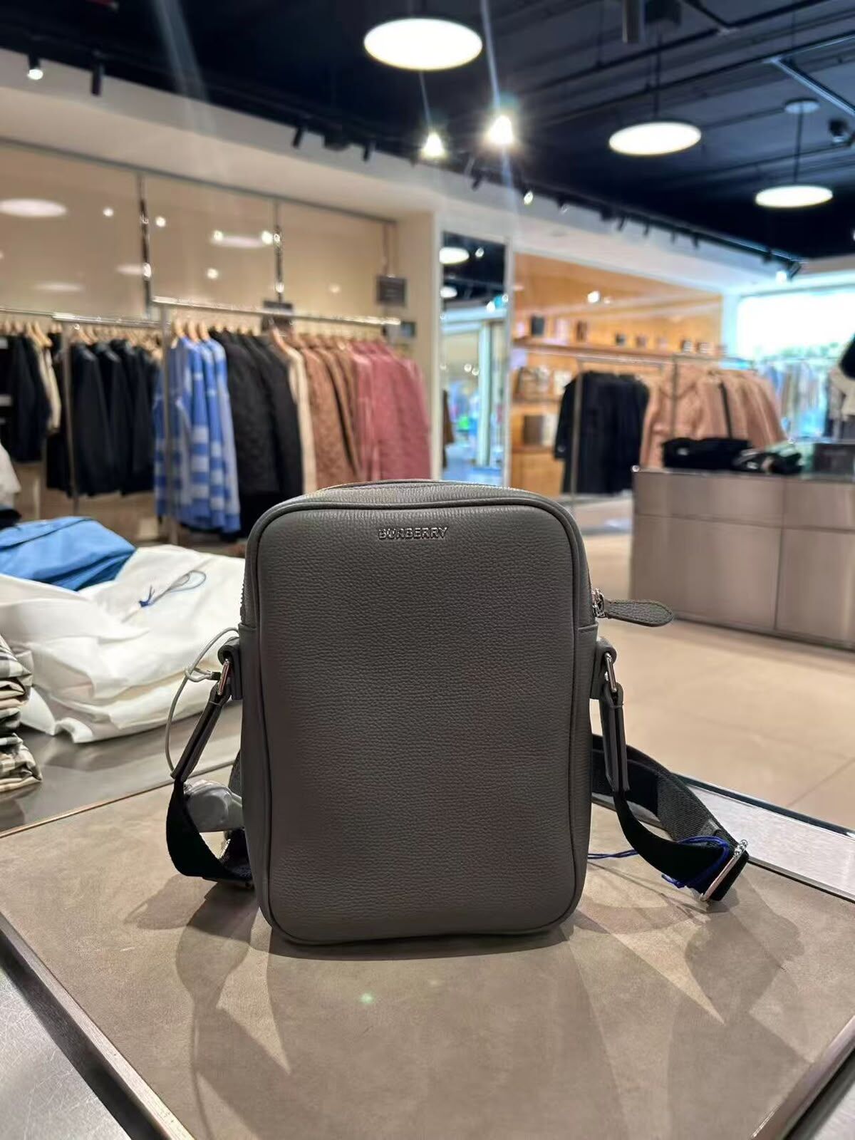 【預購】Burberry S0813500 大象灰斜挎包
