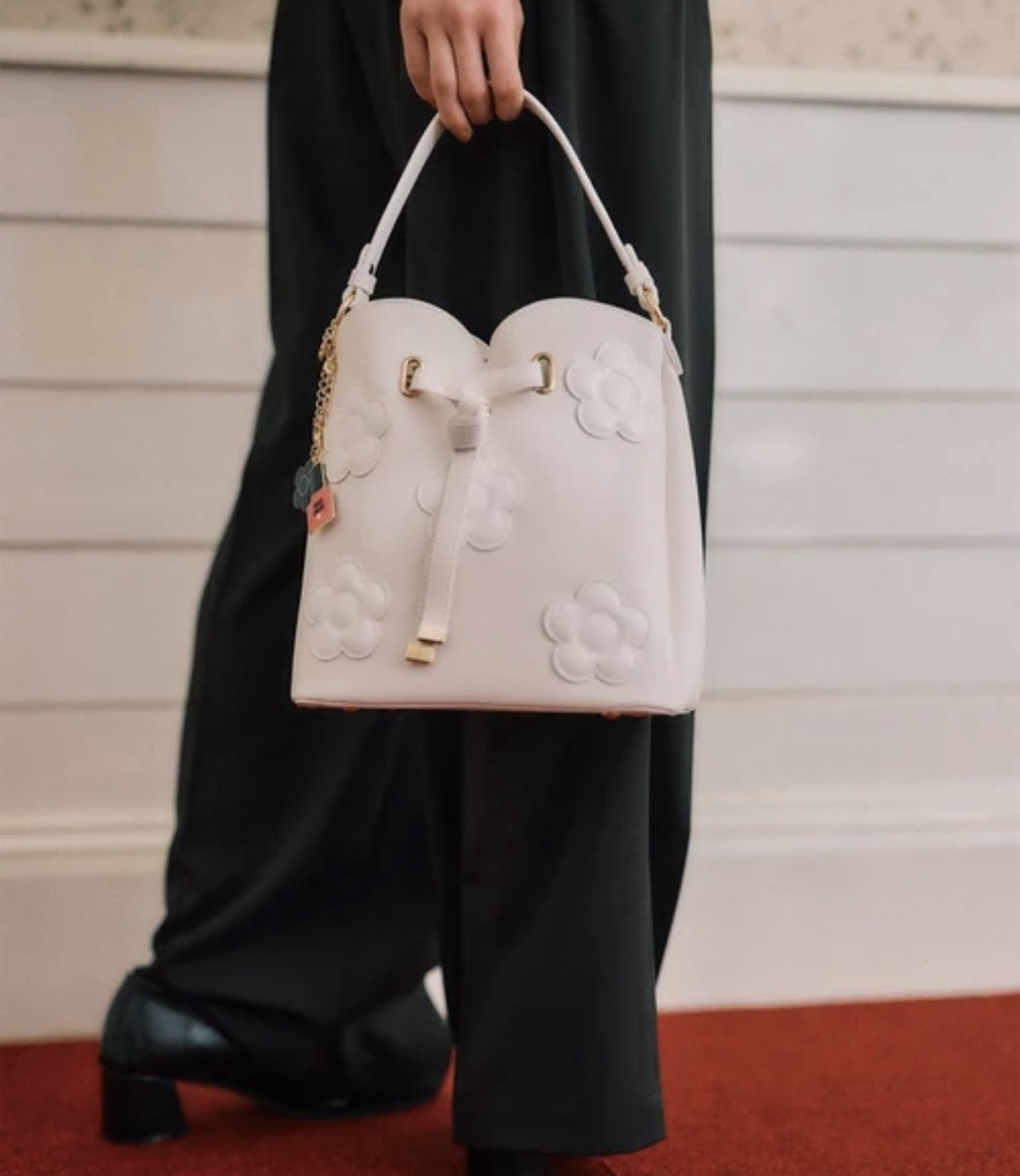 MARY QUANT x VIS / Daisy Heart Cut Bag