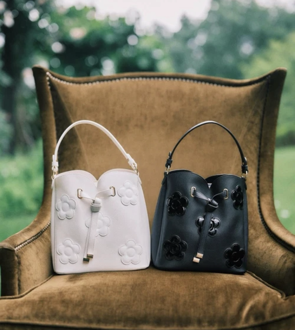 MARY QUANT x VIS / Daisy Heart Cut Bag
