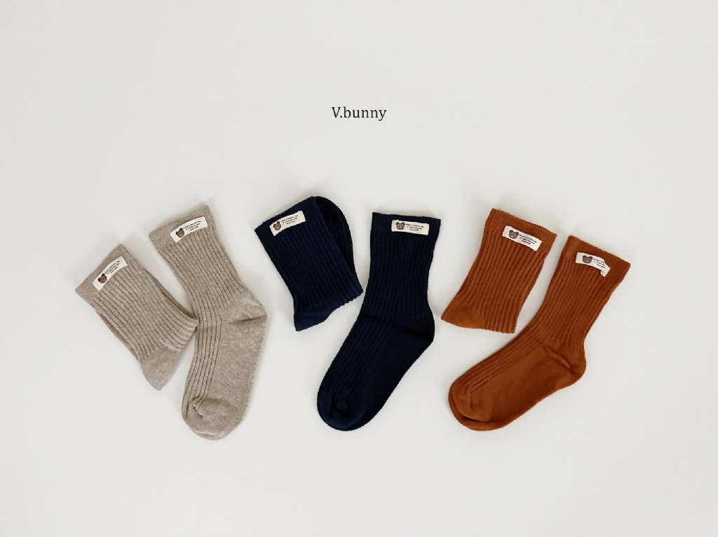 正韓秋Vbunny 熊熊布標直抗條襪(三入)