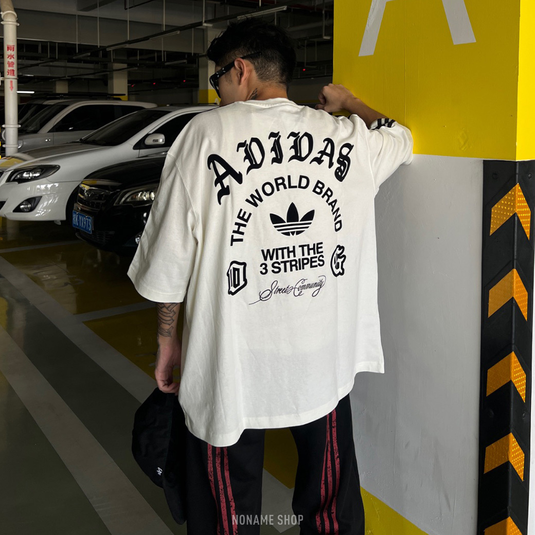 ADIDAS ORIGINALS AD 歌德文字 印花 LOGO 短袖 兩色 (男款)