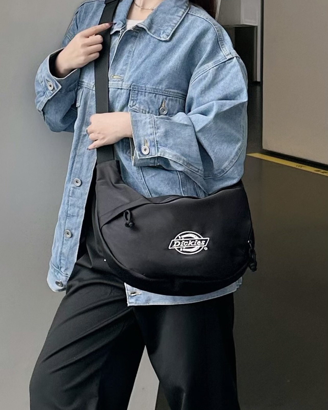 #預購 Dickies 經典休閒百搭 餃子包 單肩包 斜背包 DK-C055 兩色