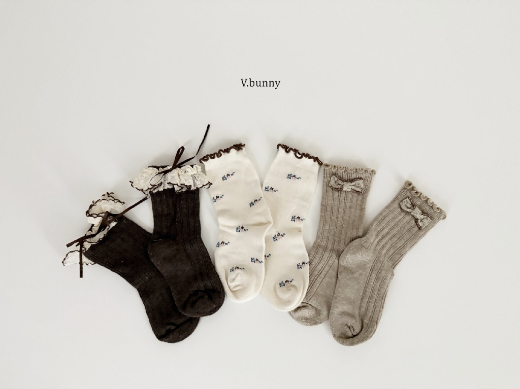 正韓秋Vbunny甜美花邊捲捲襪(三入)