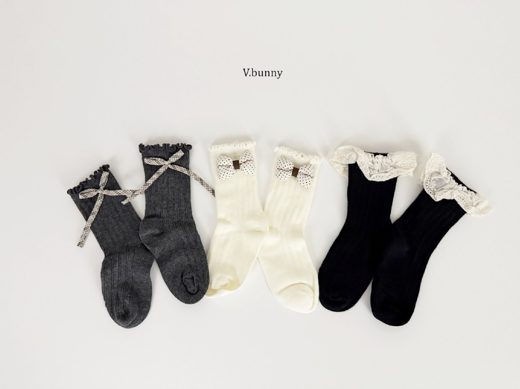 正韓秋Vbunny 波點立體蝴蝶結襪(三入)