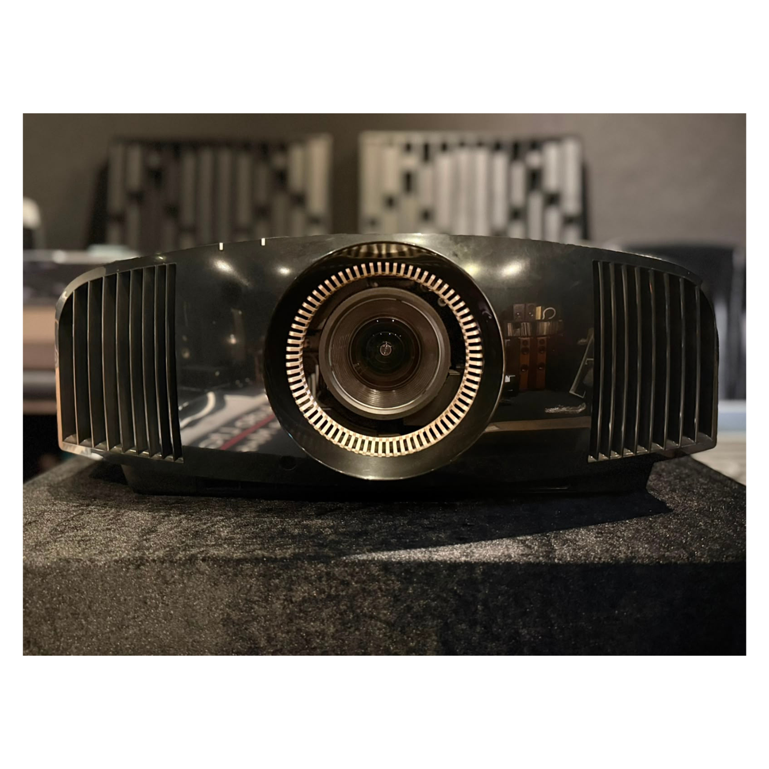 Sony VPL-VW360eS 4K SXRD Home Cinema Projector  (2nd Hand)