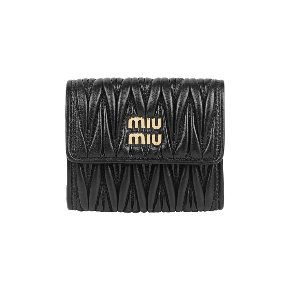 【MIU MIU】金字納帕軟皮釦式三折小短夾(黑色)