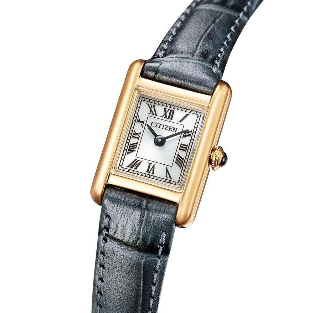 萬年鐘錶 - Citizen 星辰錶 限量方形復古光動能黑色皮帶女錶 EG2799-18W 錶徑17.5MM