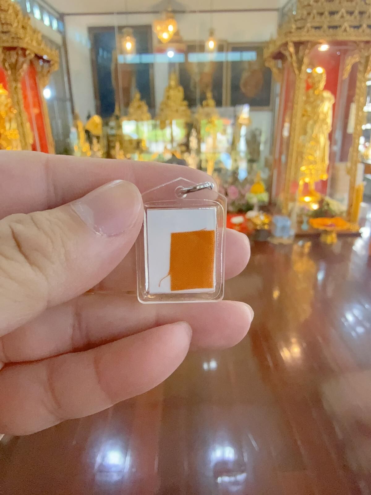 龍婆杜寺 供請袈裟法布護身符