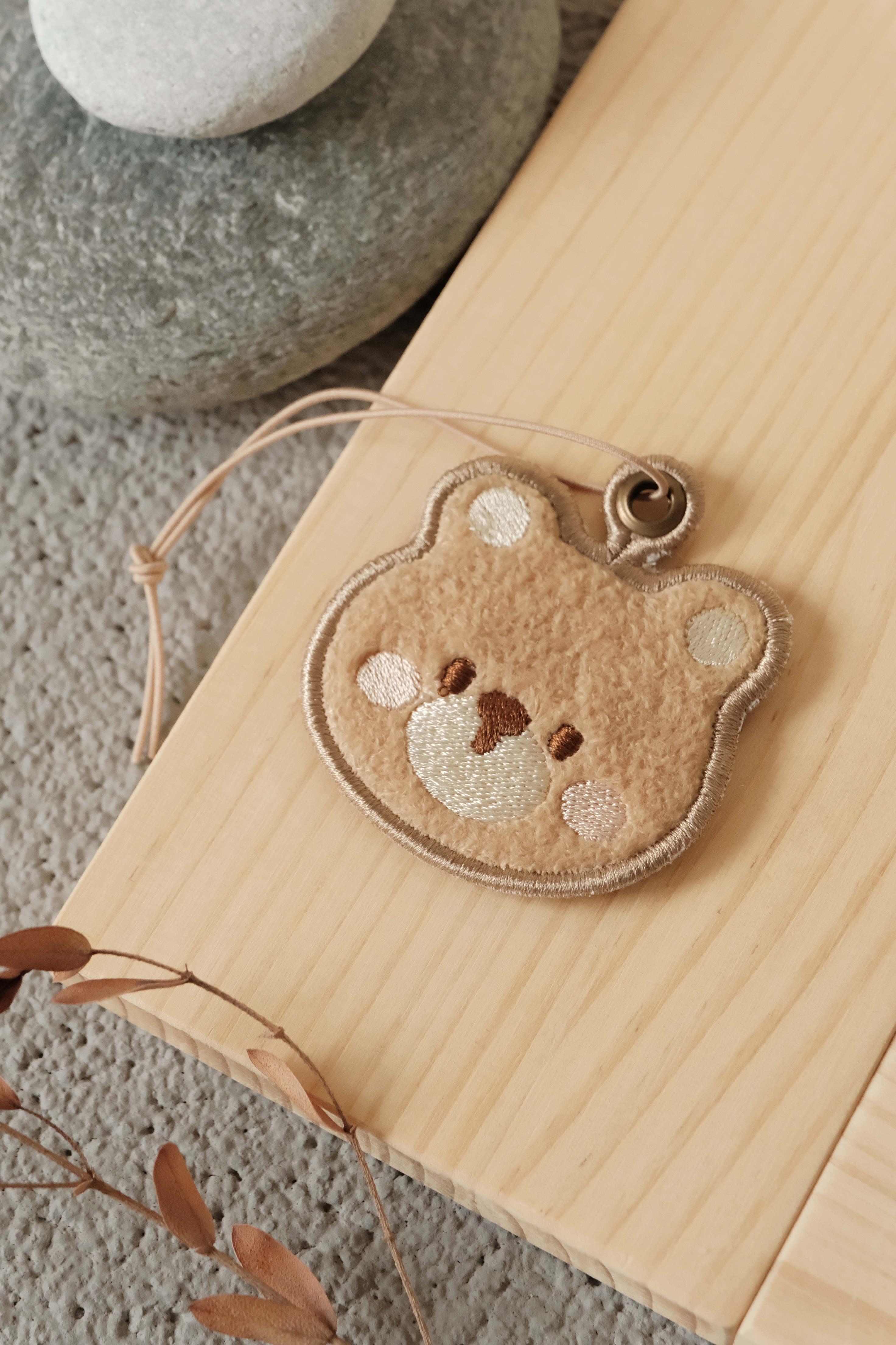 Hi Y.P store-迷你刺繡吊牌-獨家設計-軟糖熊