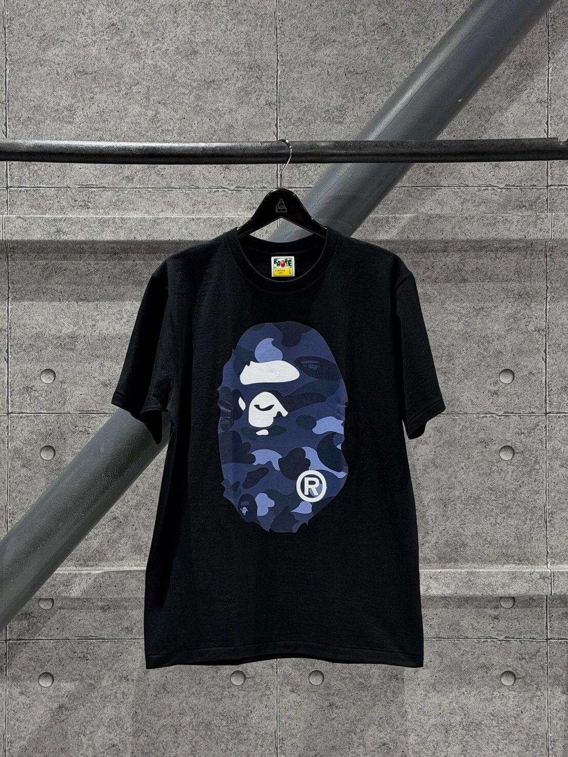 BAPE 雙面藍迷彩大猿人頭Logo黑色短袖