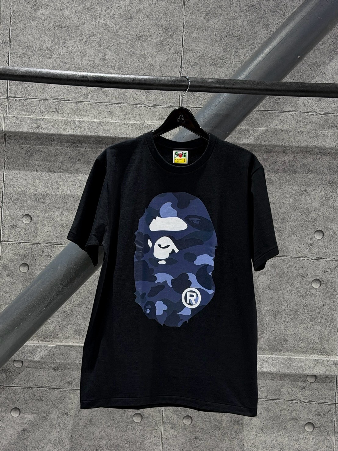 BAPE 雙面藍迷彩大猿人頭Logo黑色短袖