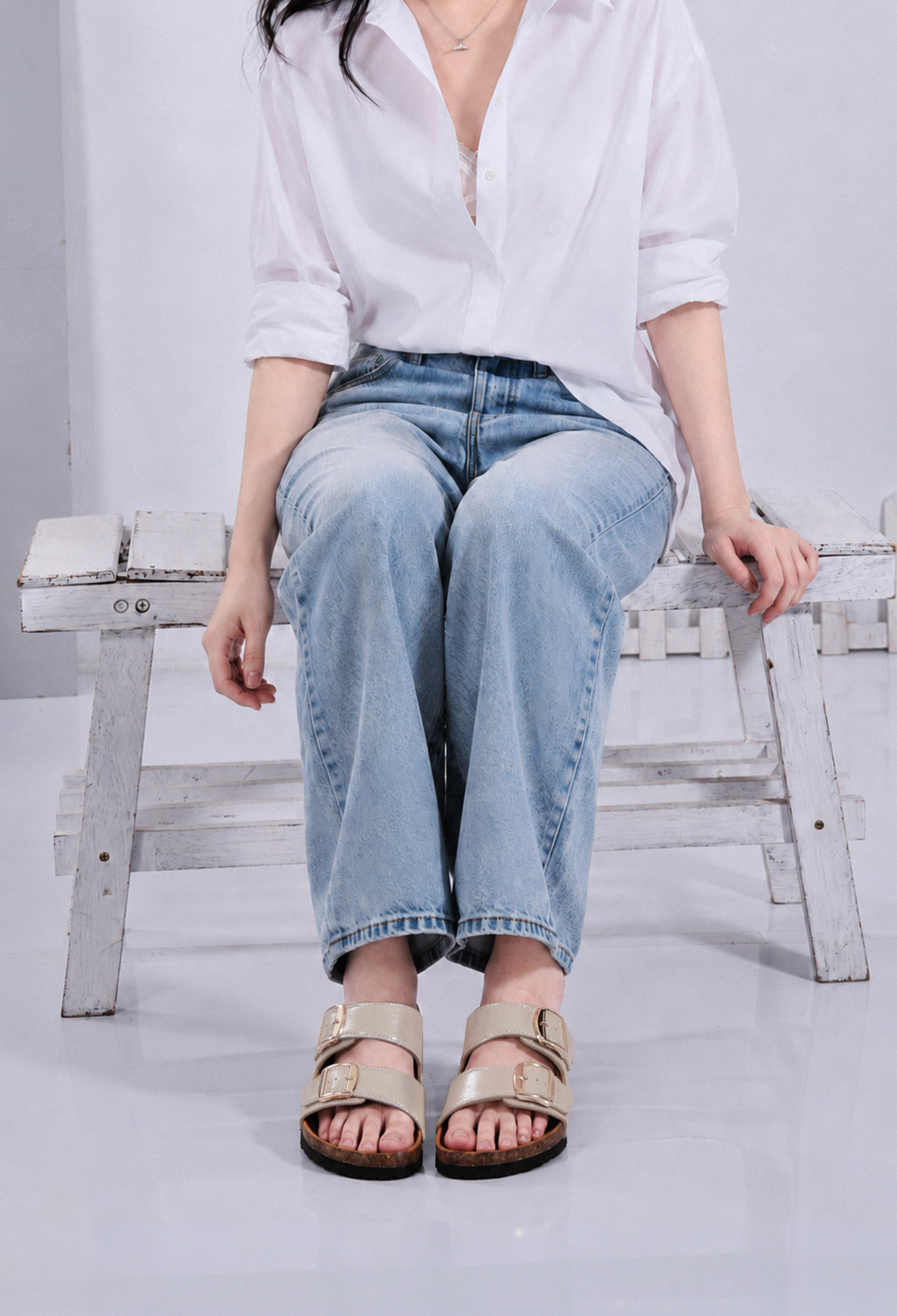 【女款】金屬微光雙帶涼拖 液態金