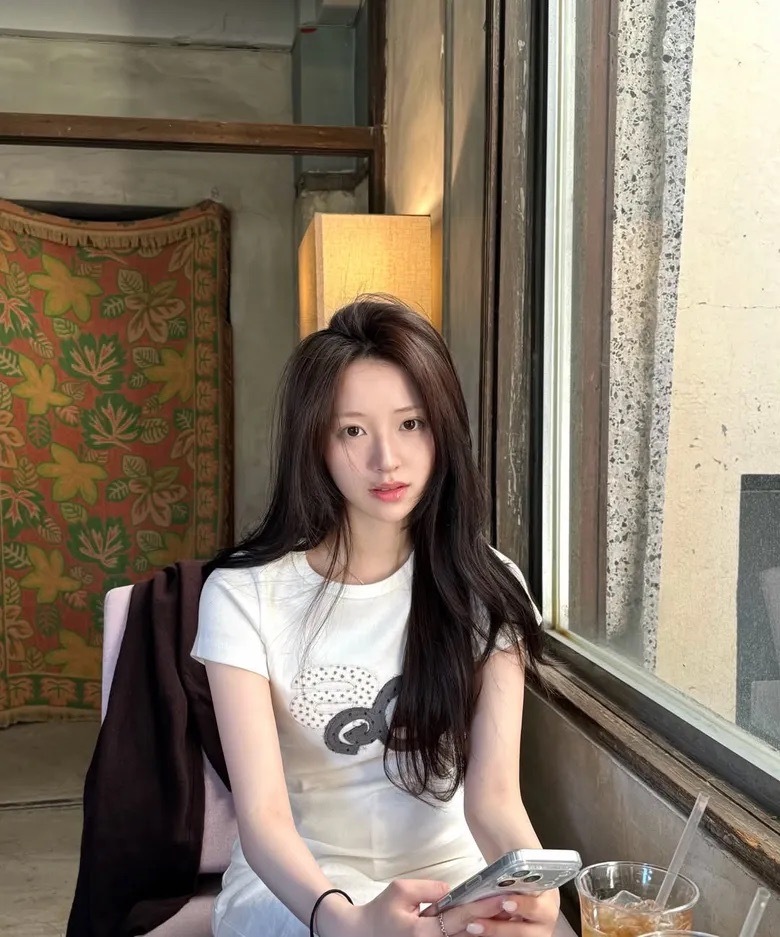 🇰🇷 aeae APPLIQUE FLOWER LOGO TEE 波點 小碎花 短版 短T 短袖 / 預購