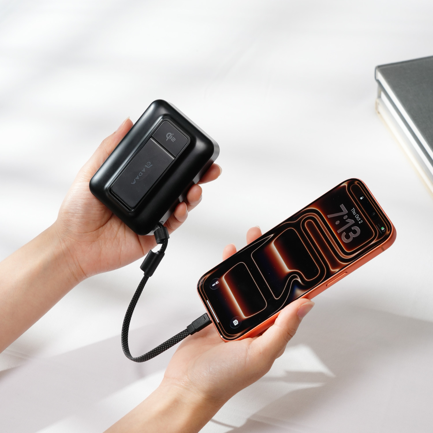 VIONTA E10 固态式自带线磁吸行动电源 搭配 CQ2 Plus Qi2 25W 车用磁吸充电器