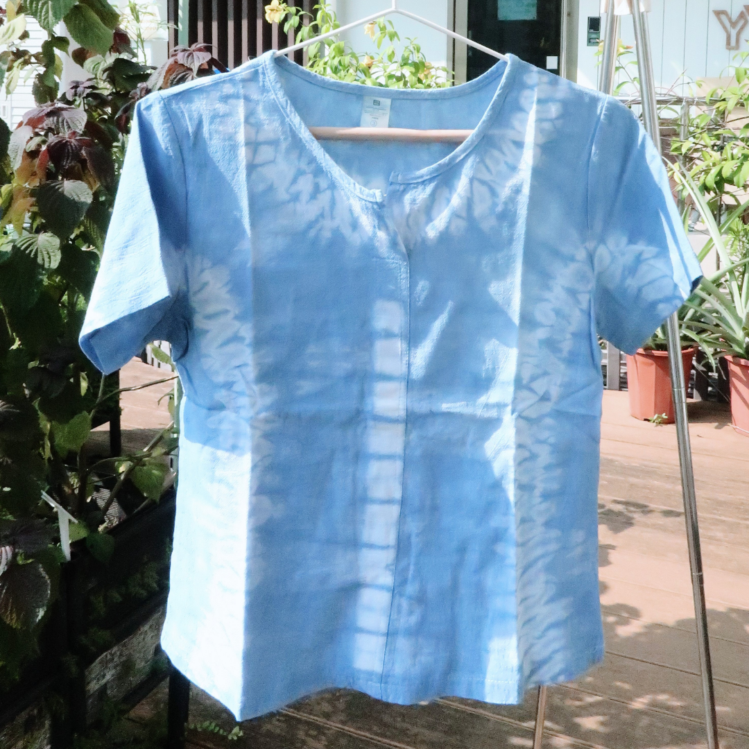 天然植物染系列 - 對稱染紋開口領純棉 T-shirt