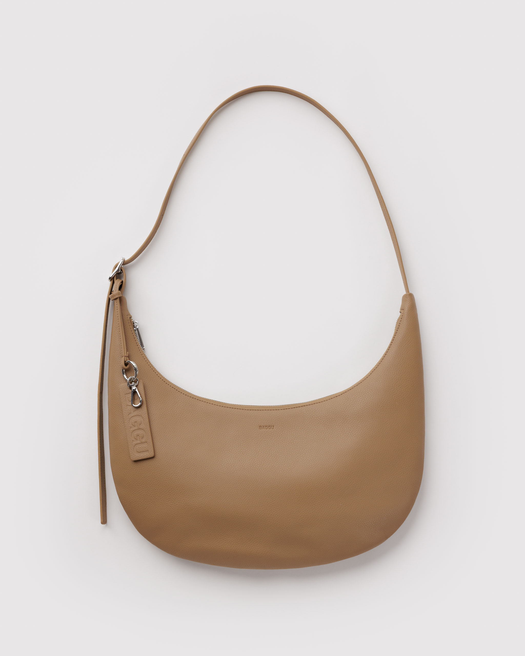Medium Recycled Leather Flat Crescent - Dune｜BAGGU