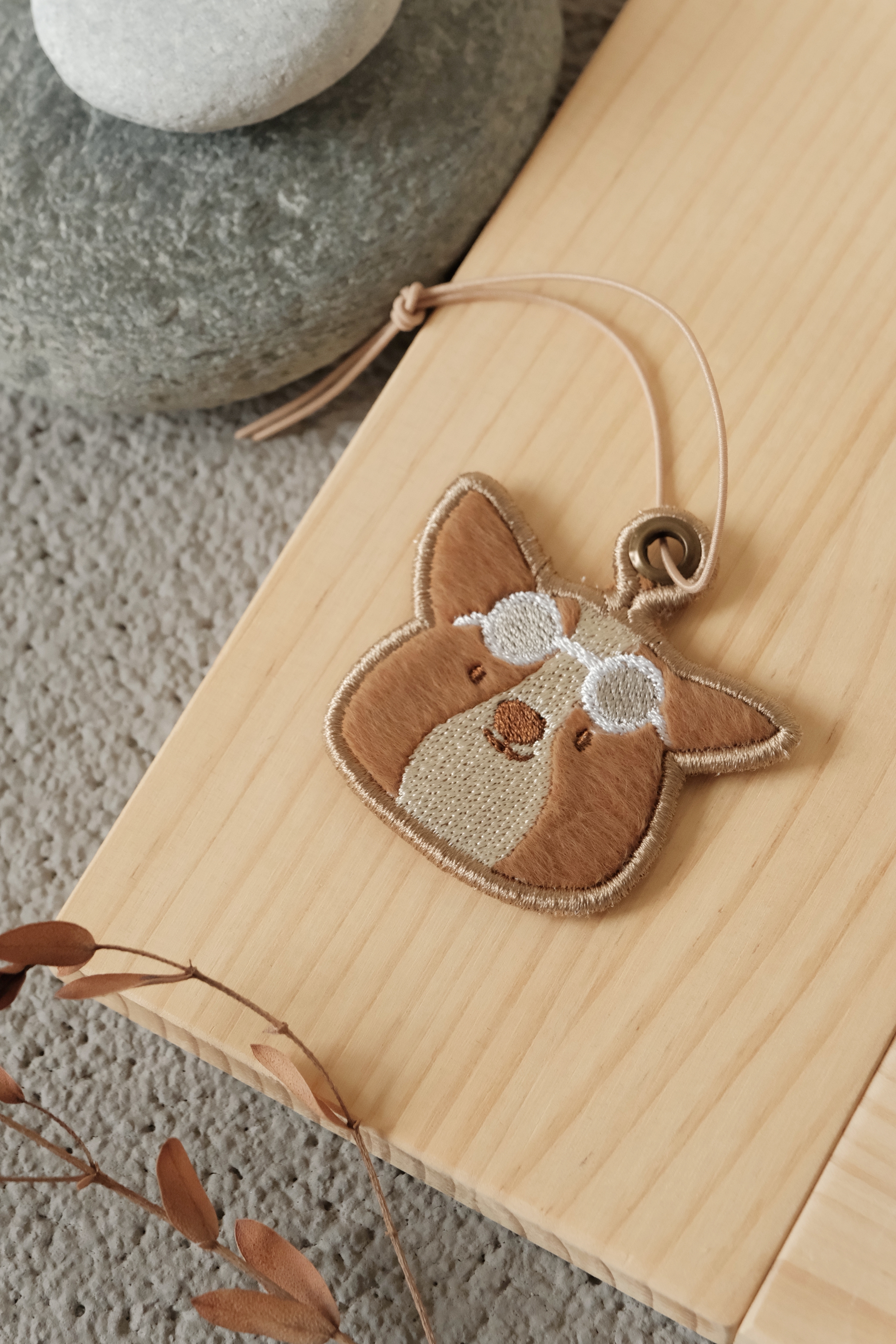 Hi Y.P store-迷你刺繡吊牌-獨家設計-柯基