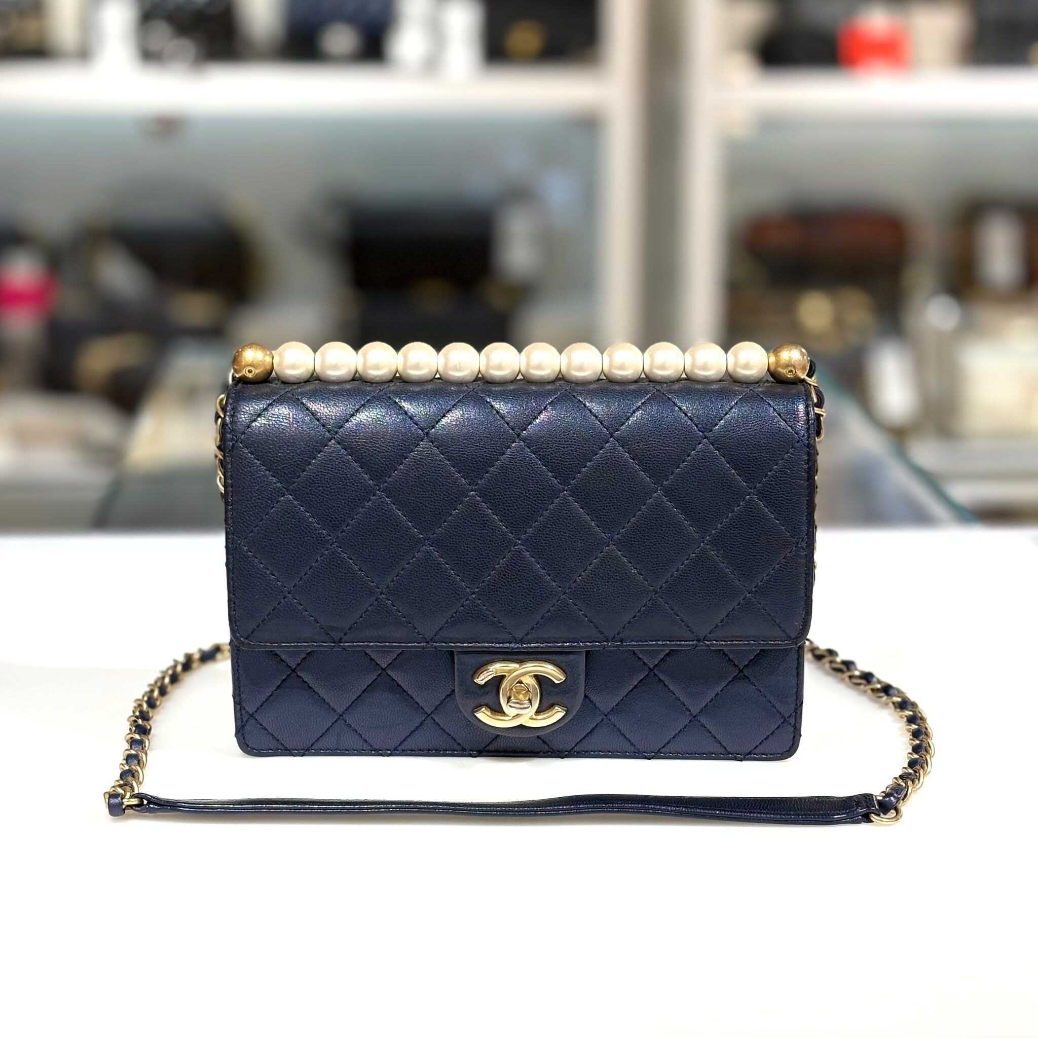 95%NEW二手CHANEL FLAP BAG,  AS0585, 珠光午夜藍牛皮金扣拼珍珠, Chain Shoulder, #香榭站正品